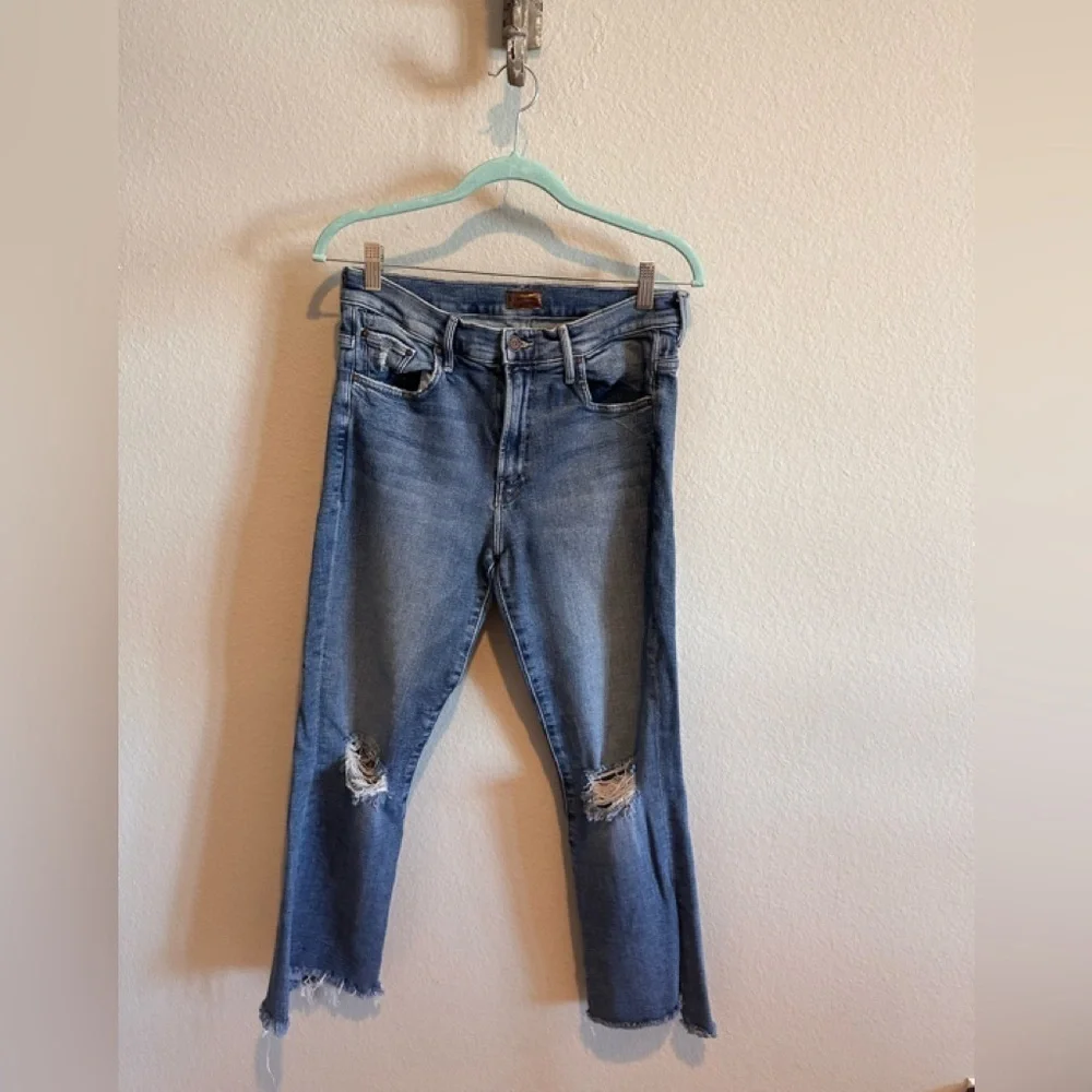 MOTHER The Insider Crop Step Fray Jeans Reckless on Shiny White Vespa​​​​ - Picture 6 of 13